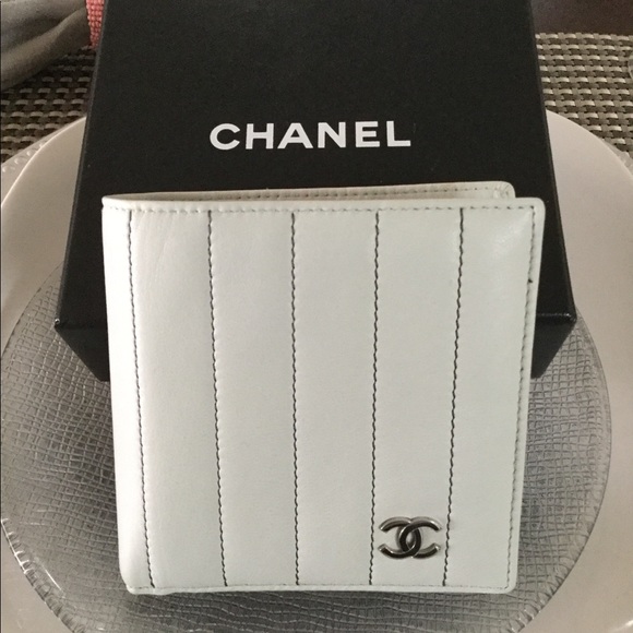 ❌ SOLD ❌ Authentic Chanel Mademoiselle Wallet - Picture 2 of 8